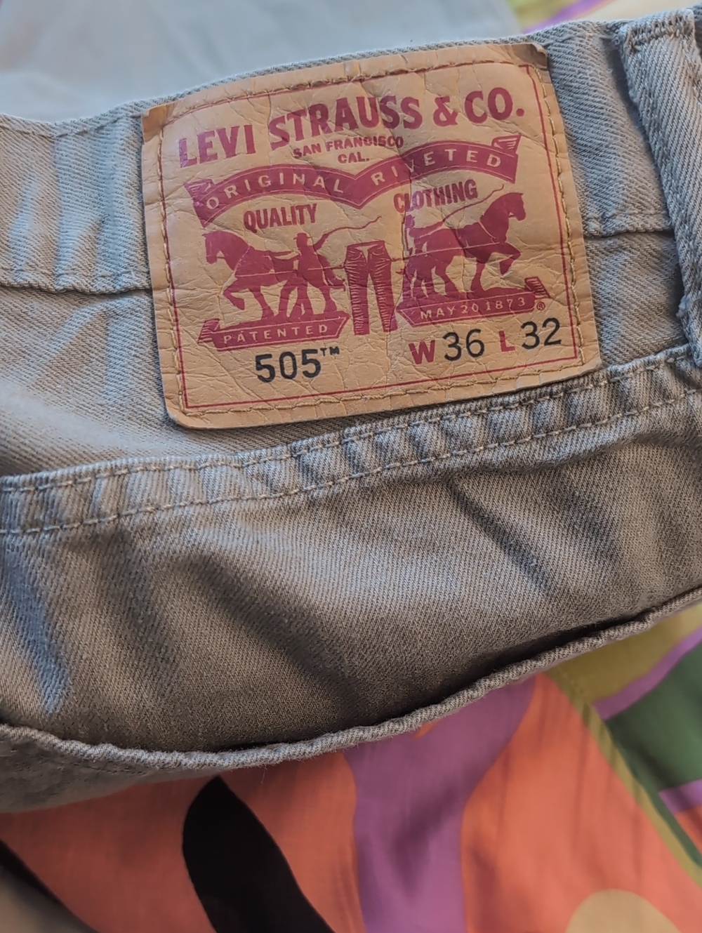 Levi 505 Jeans Khaki Cream Size 36 X 32 Preppy - Picture 10 of 10